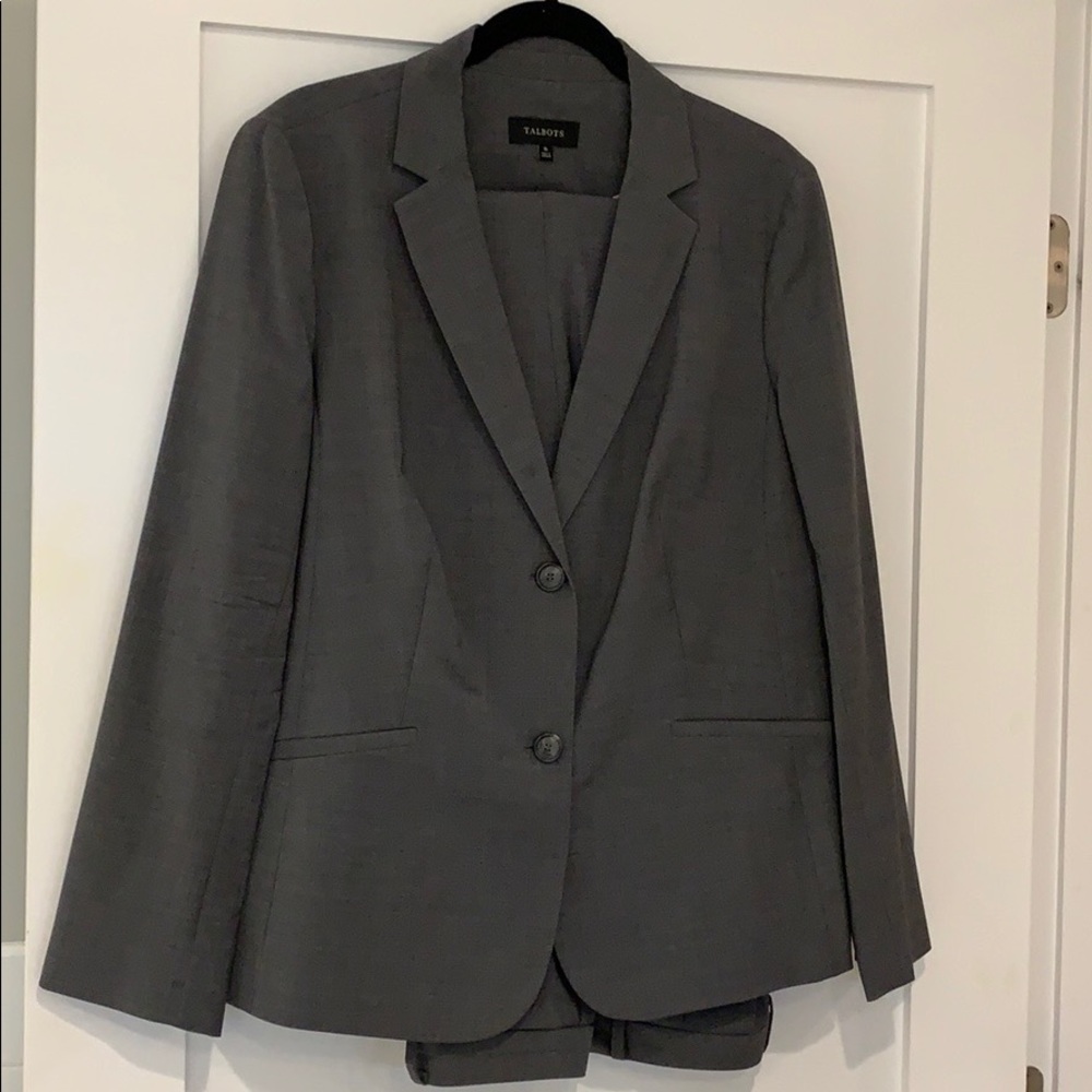 SEASONLESS WOOL Gray Talbots Suit